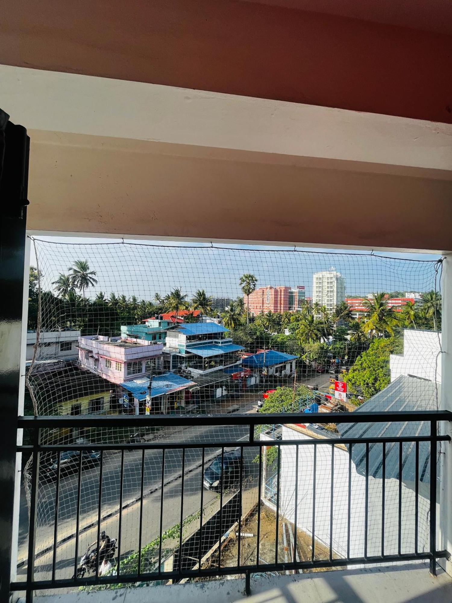 Regal Suites Thiruvananthapuram Exterior foto