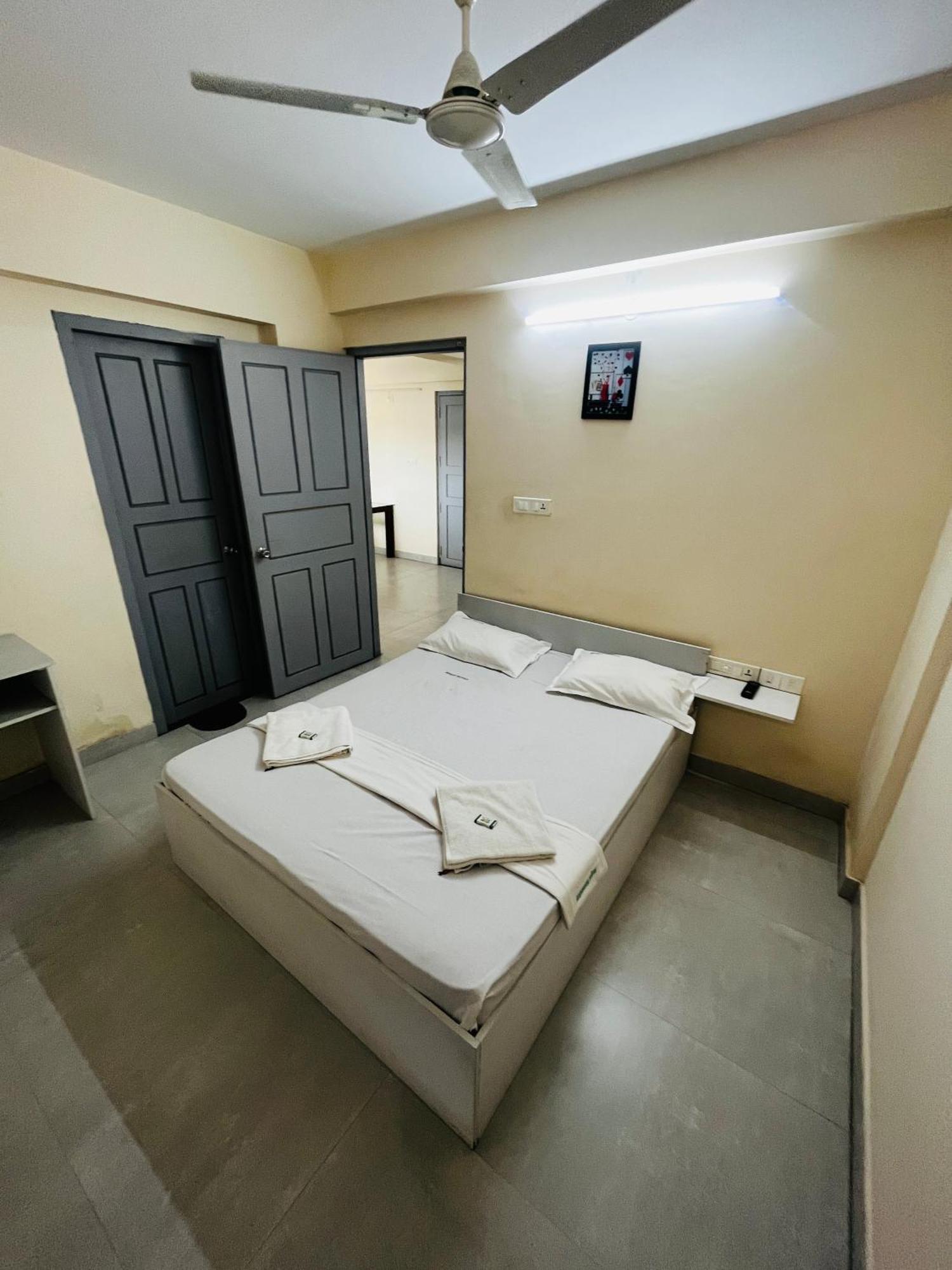 Regal Suites Thiruvananthapuram Exterior foto